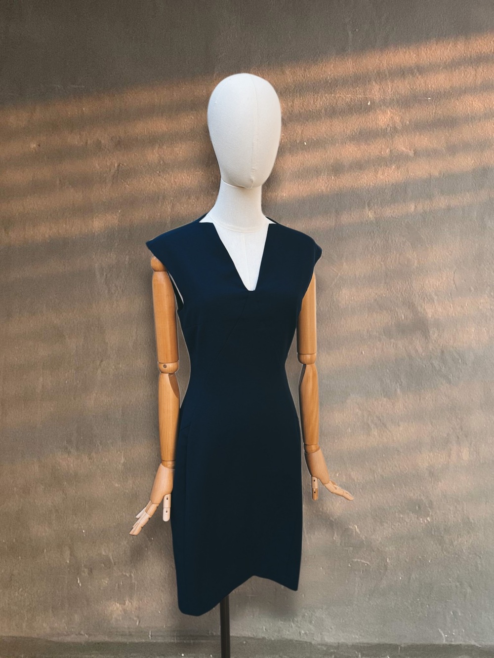 Reiss Indi Textured Navy V-Notch Midi Sheath Dress